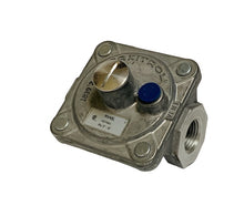 Maxitrol RV48L-50 Natural Gas Pressure Regulator 1/2"